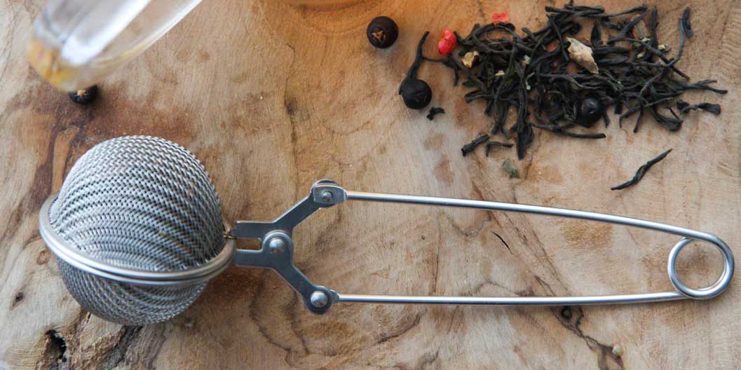 Infuseur à Thé en Acier Forme de Panier  Théière Club : la boutique sur  les théière et l'univers du thé