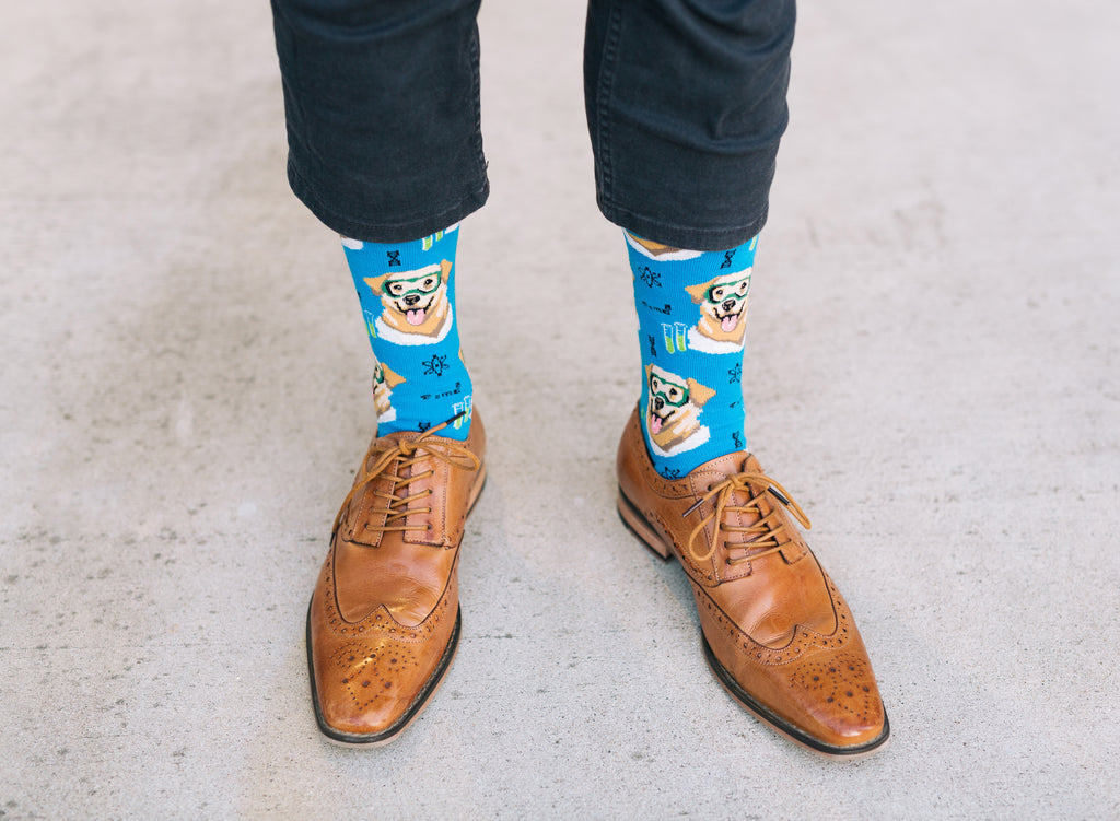 should socks match pants or shoes? – Goodly