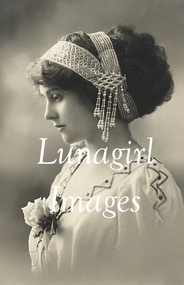 1000 vintage photos of Victorian Edwardian women, showgirls, vintage