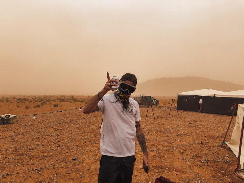 Tempête de sable dans le camp