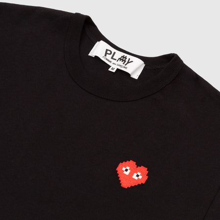 PIXELATED RED HEART S/S T-SHIRT X INVADER