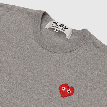 PIXELATED RED HEART S/S T-SHIRT X INVADER