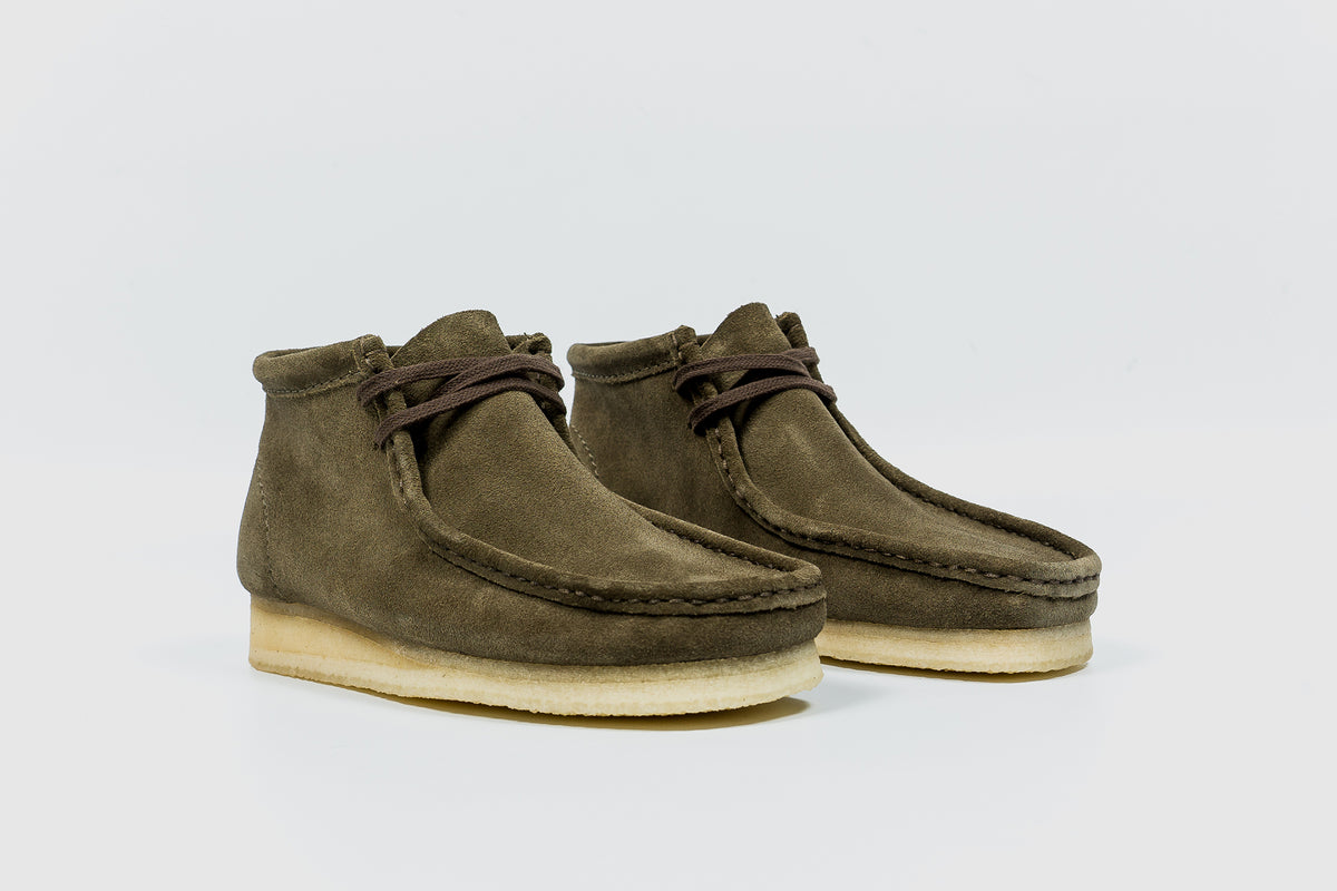 clarks wallabee olive suede