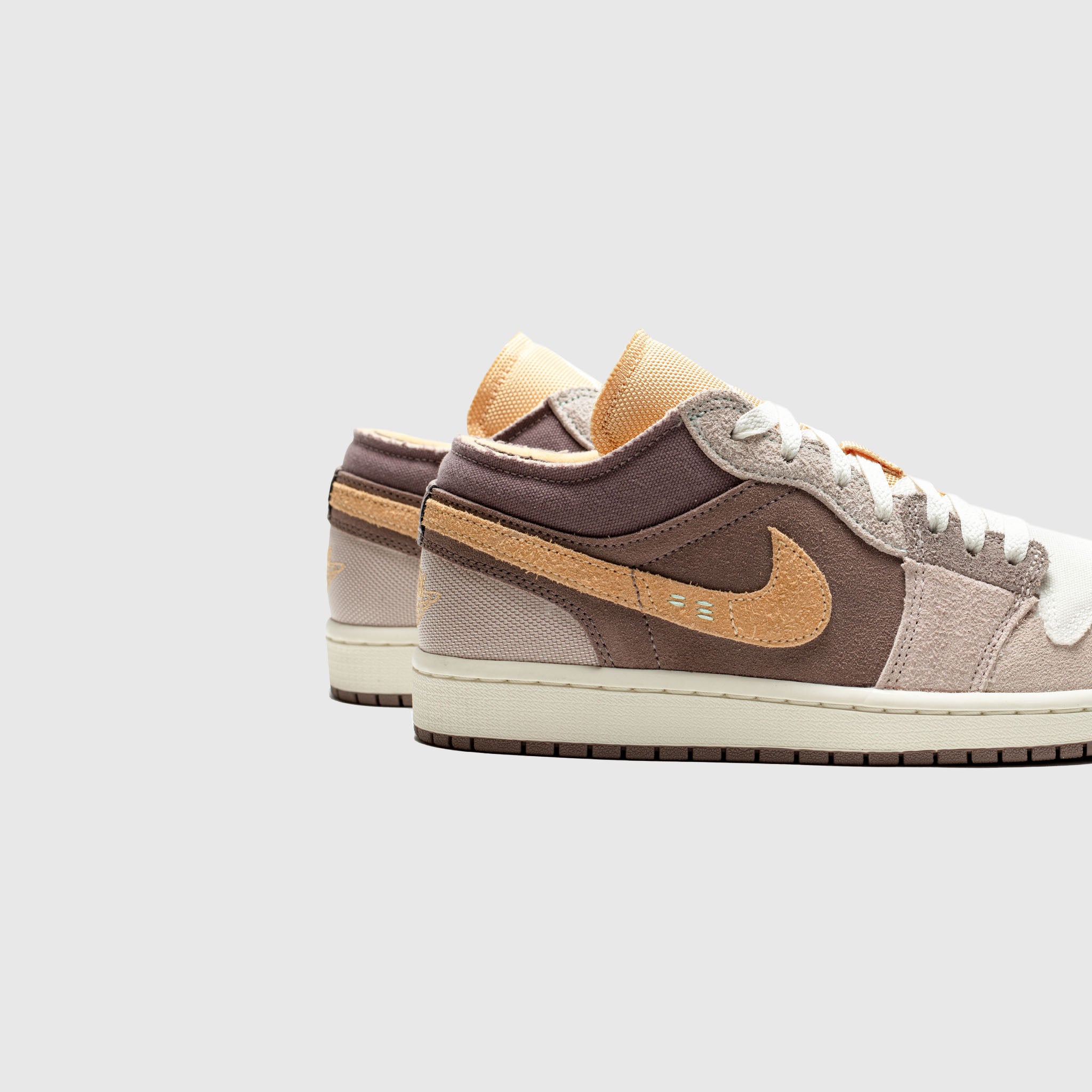 AIR JORDAN 1 LOW SE "TAUPE HAZE CRAFT"