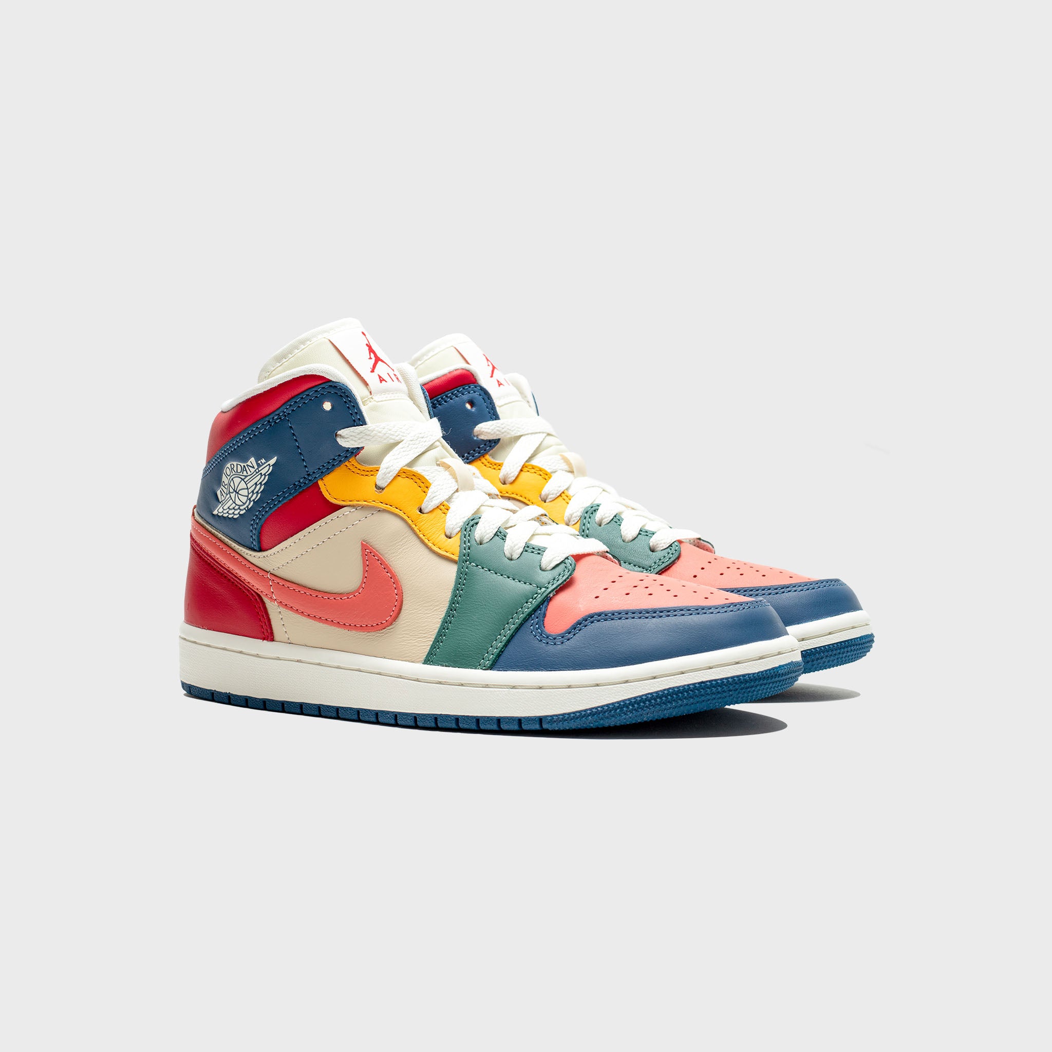 WMNS AIR JORDAN 1 MID SE "MULTI-COLOR"