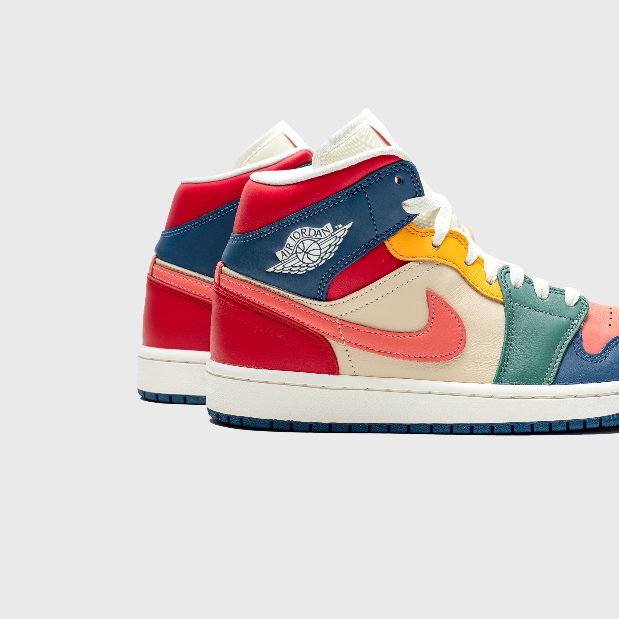 WMNS AIR JORDAN 1 MID SE "MULTI-COLOR"