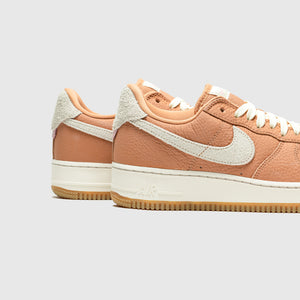 NIKE  AIRFORCE1 07CRAFTLES COGNAC  DO6676200 SIDE 300x