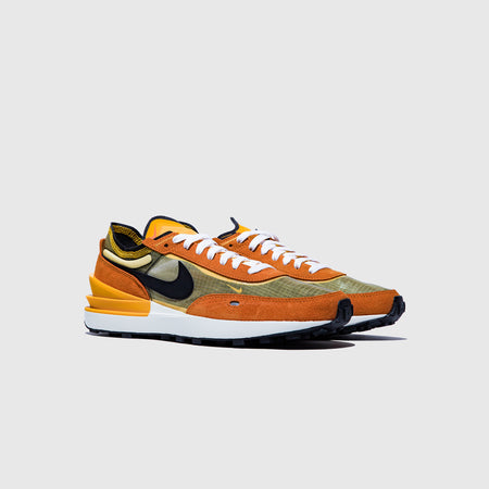 NIKE  WAFFLEONESE UNIVERSITYGOLD  DD8014700 PROFILE 450x450