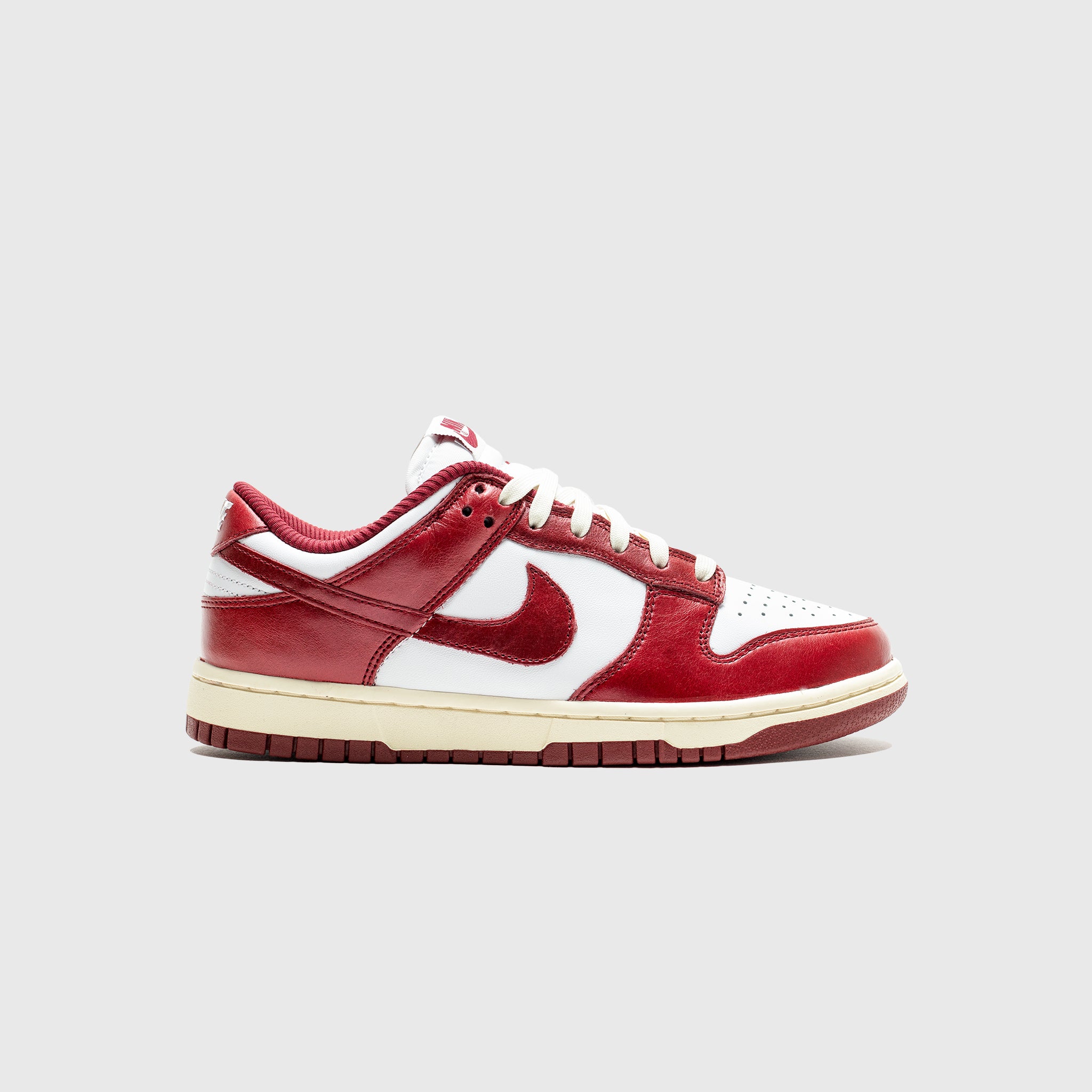 に値下げ！ NIKE 24.5cm FJ4555-100 WMNS NIKE DUNK LOW PRM Team Red