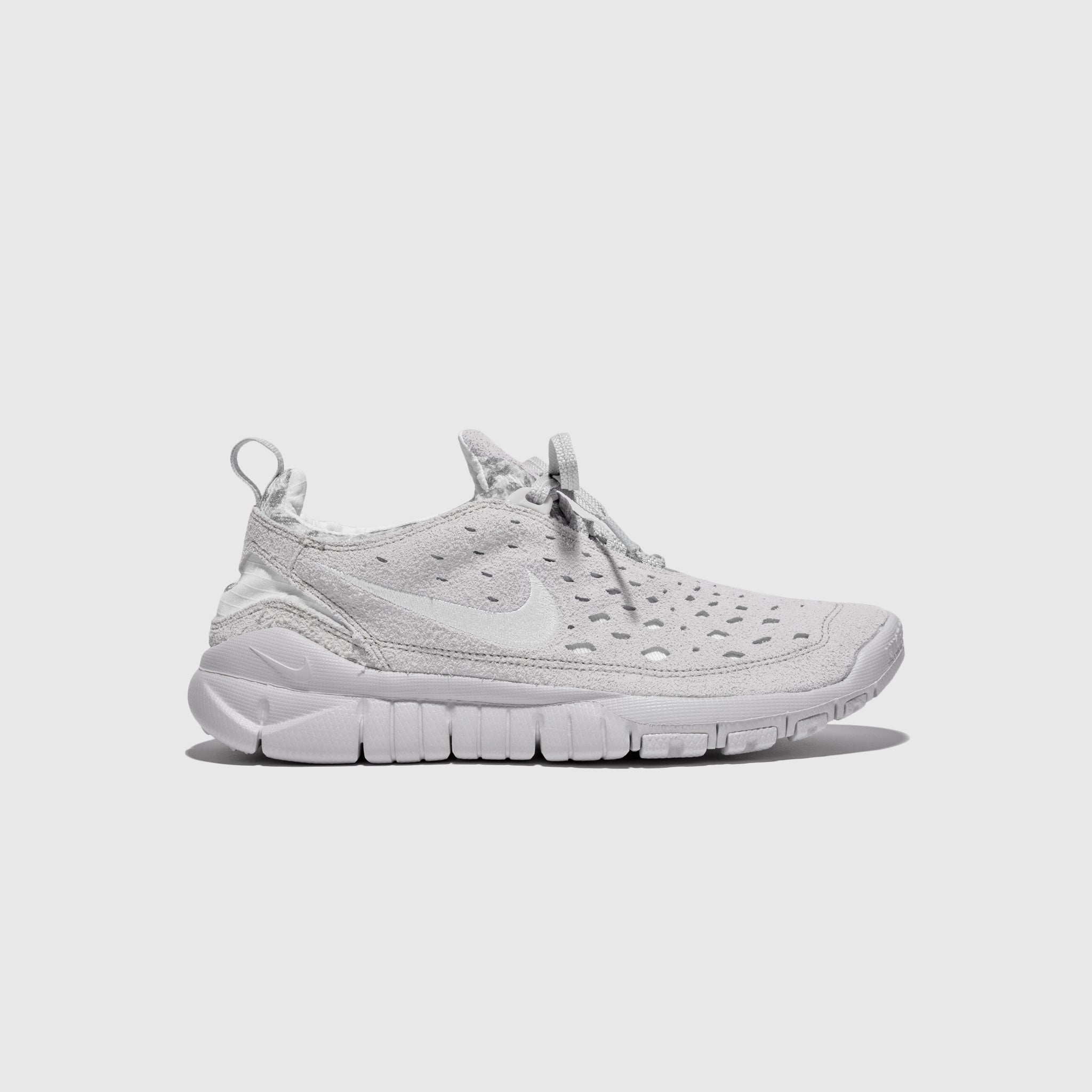 NIKEFREERUNTRAIL NEUTRALGREY 1