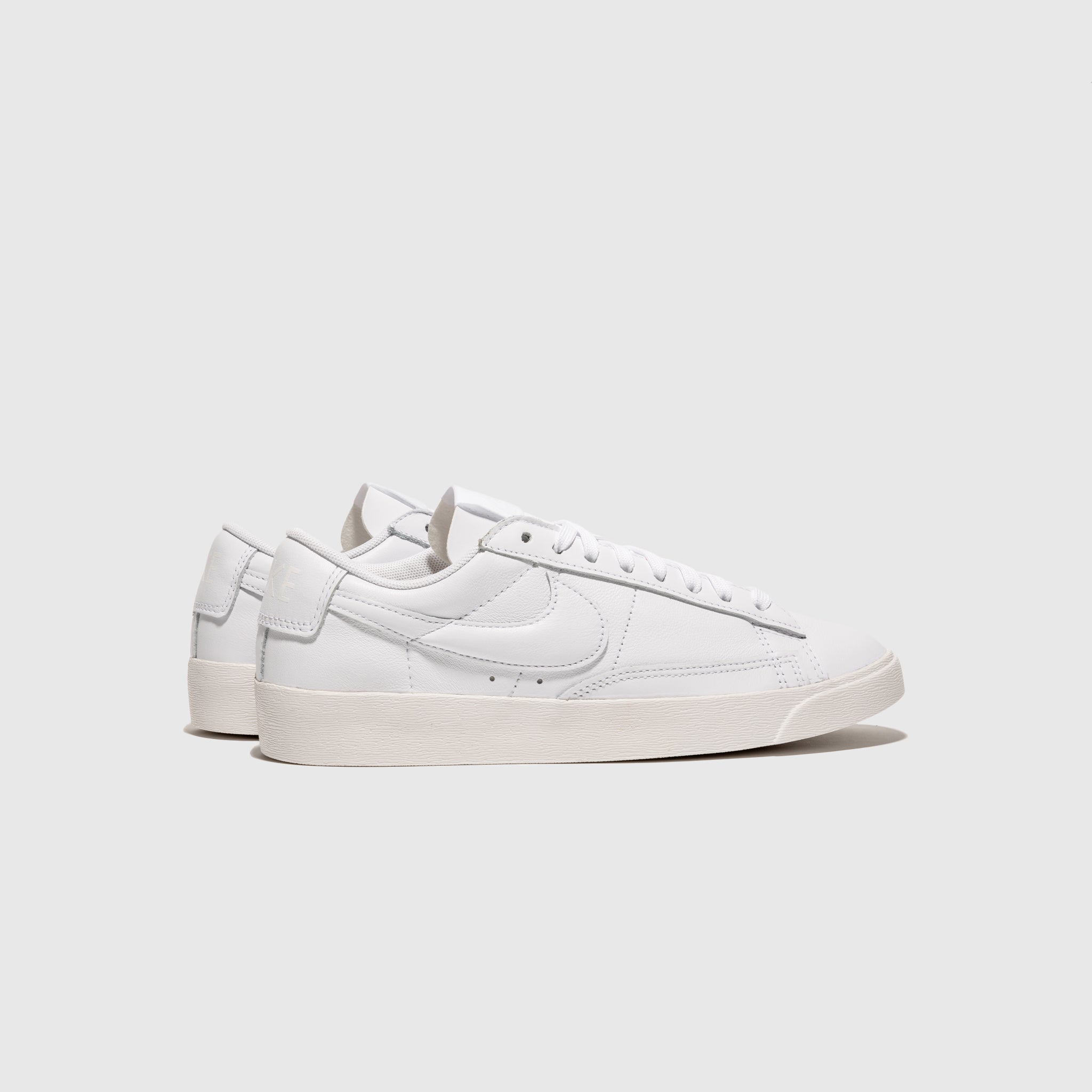 WMNS BLAZER LOW LE "TRIPLE WHITE"