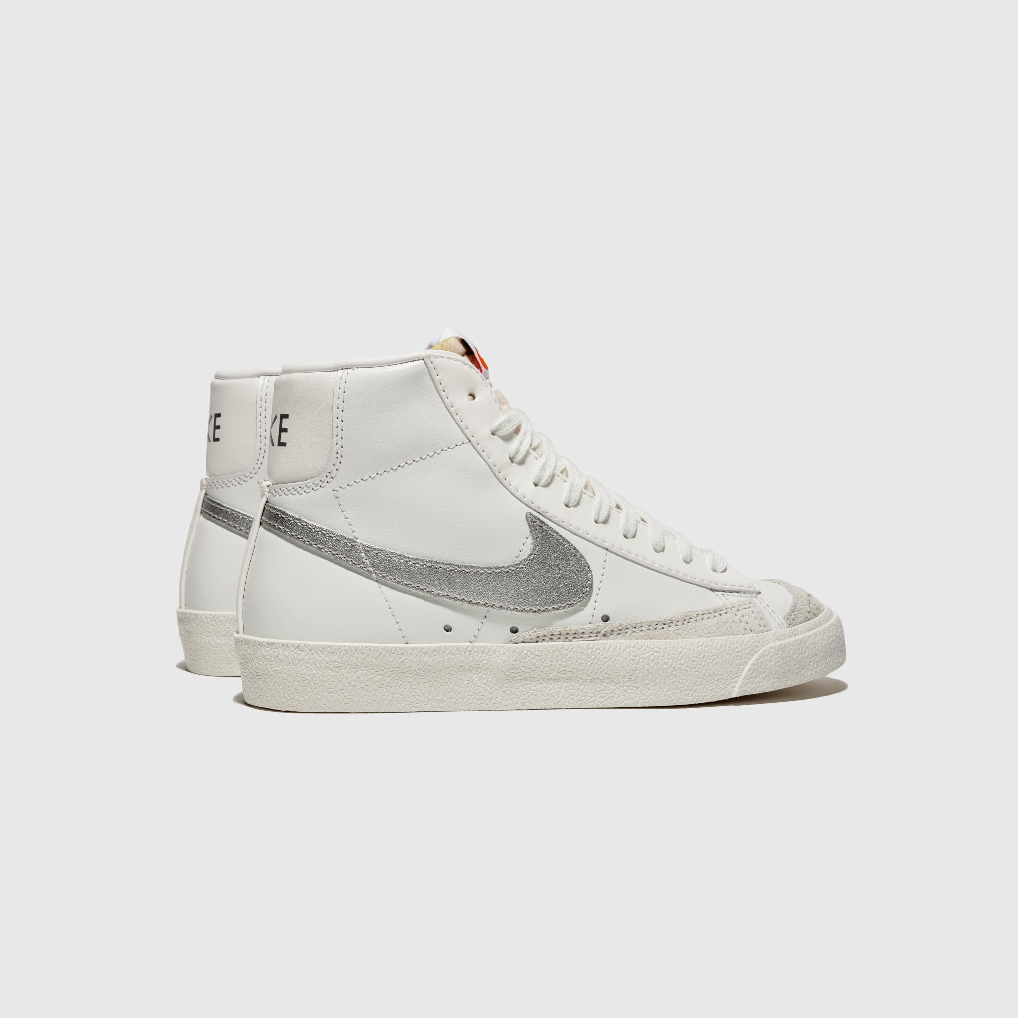 WMNS BLAZER MID '77 "METALLIC SILVER"