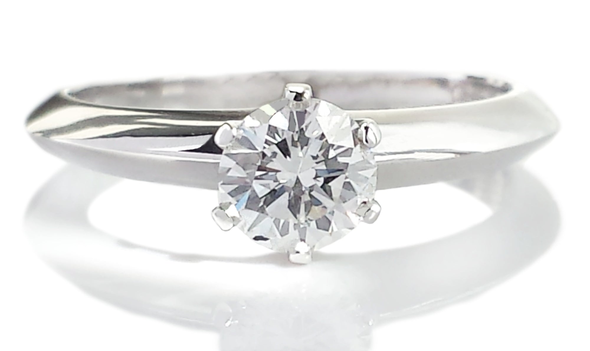 Tiffany & Co. 0.42ct H/VS Round Brilliant Diamond Engagement Ring