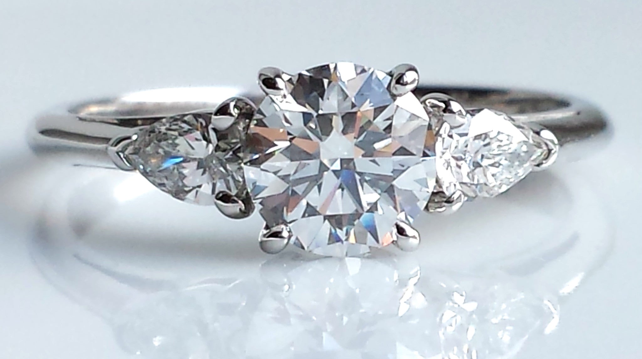 Tiffany & Co. 1.24ct G/VS1 Round Brilliant Cut Diamond Engagement Ring