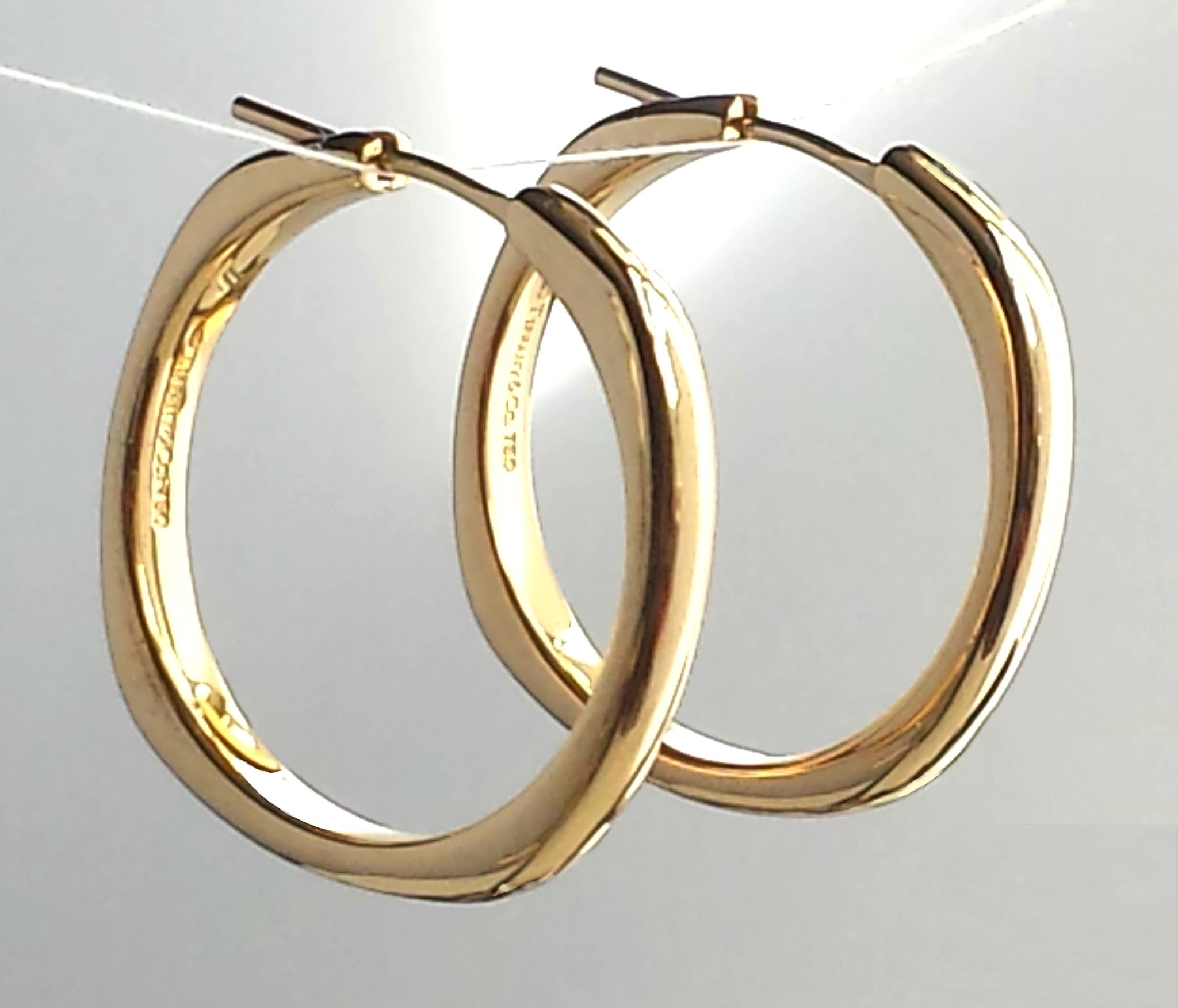 Tiffany & Co. Vintage 18k Yellow Gold Large Hoop Earrings 25mm diamete ...
