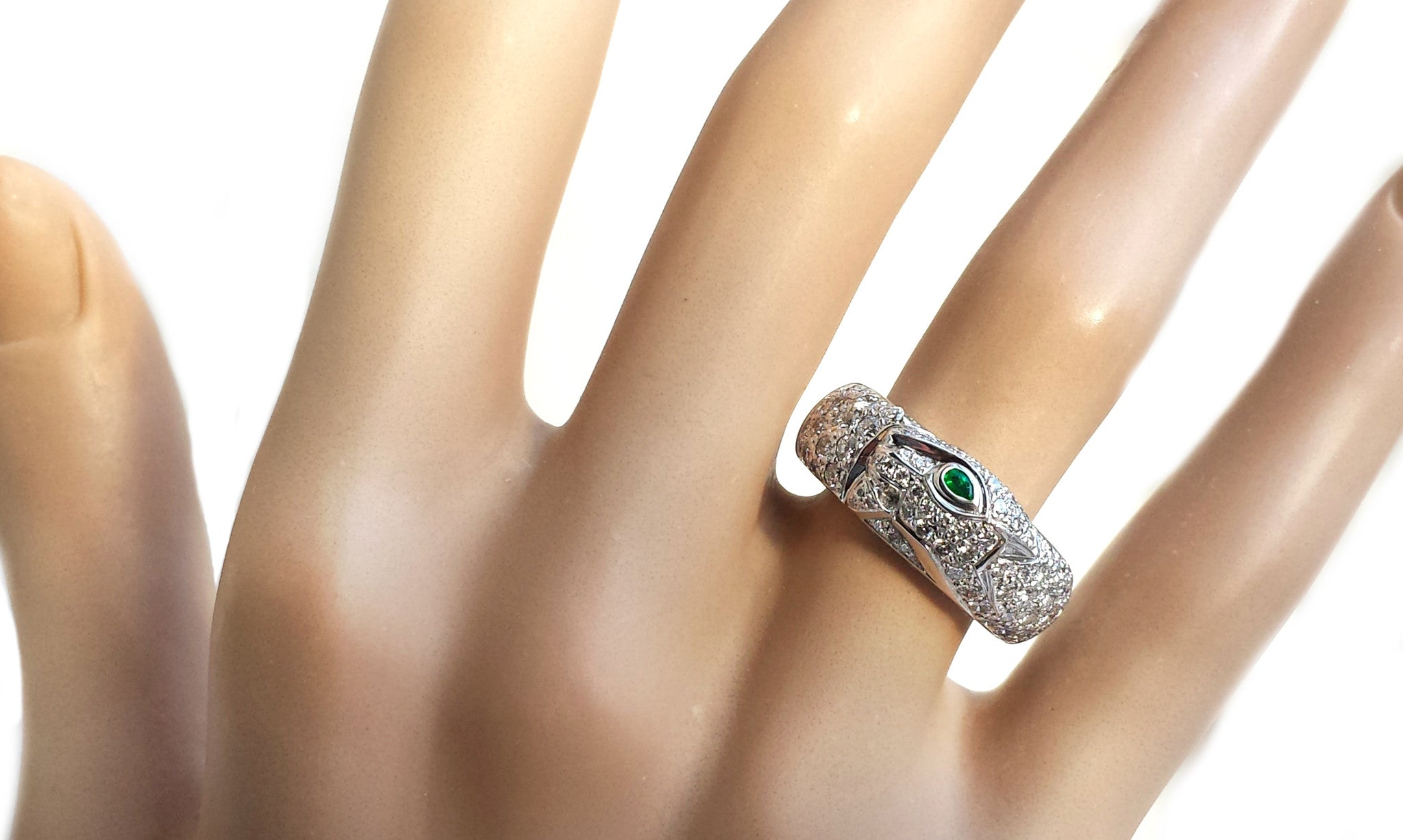 cartier panthere emerald ring