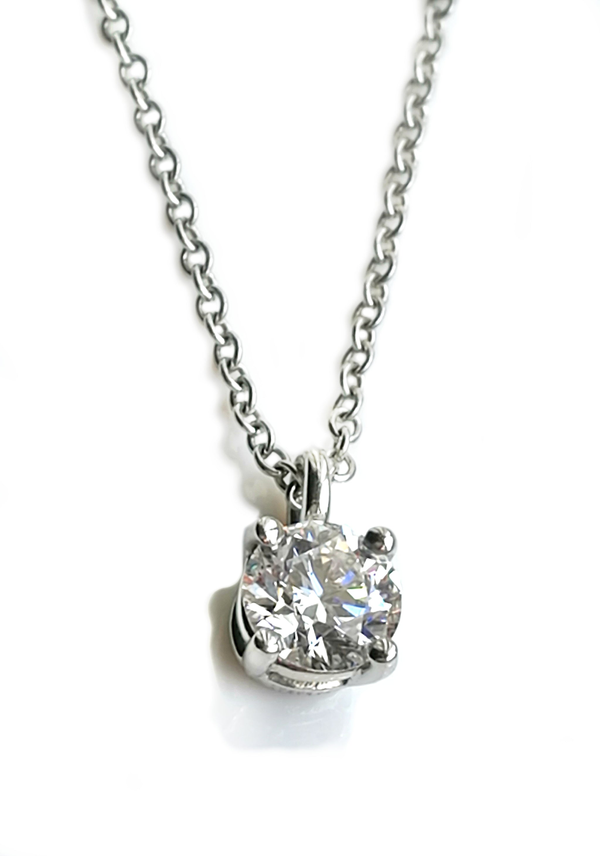 Tiffany & Co. 0.40ct G/VS2 Round Brilliant Diamond Pendant / Necklace ...