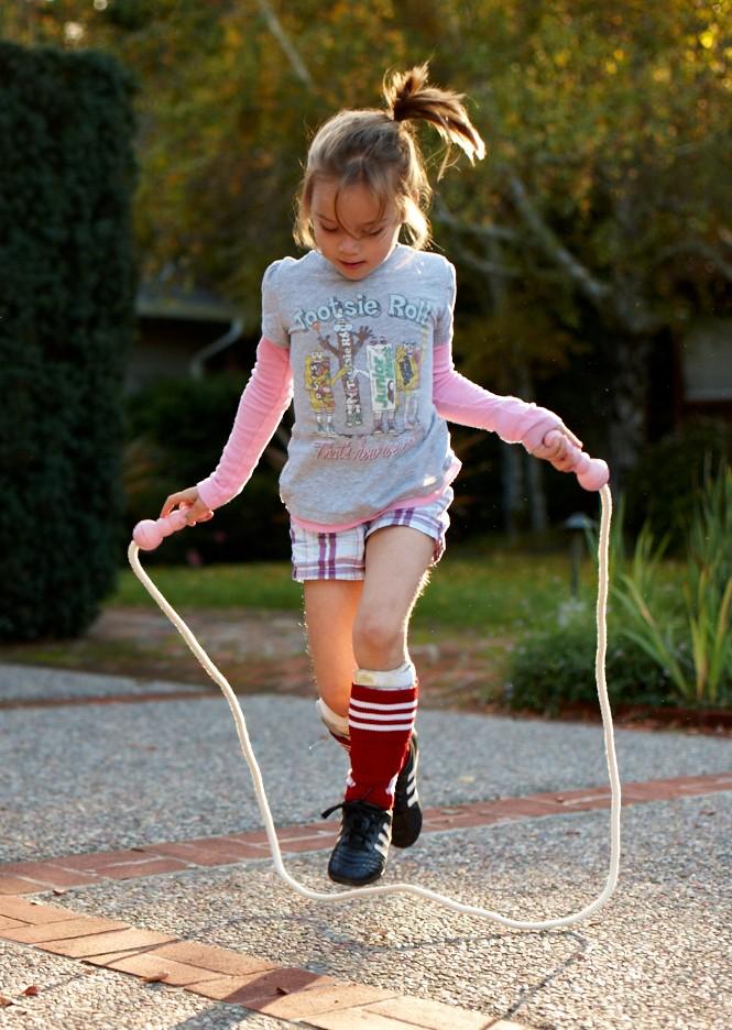 green toys skipping rope