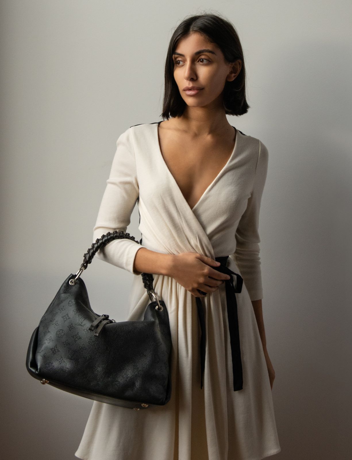 Explore the Louis Vuitton Black Mahina Beaubourg Hobo MM