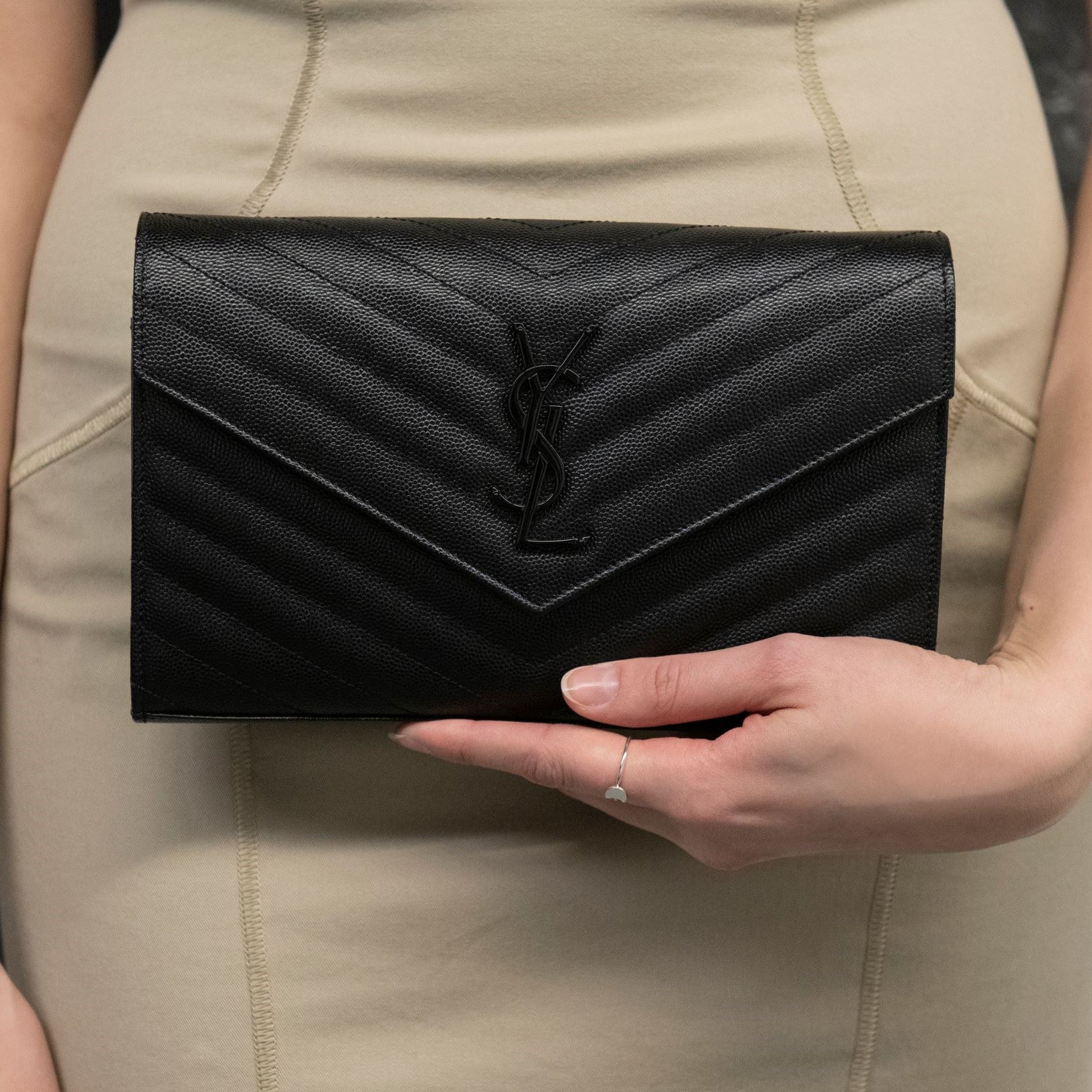 ysl grain de poudre wallet