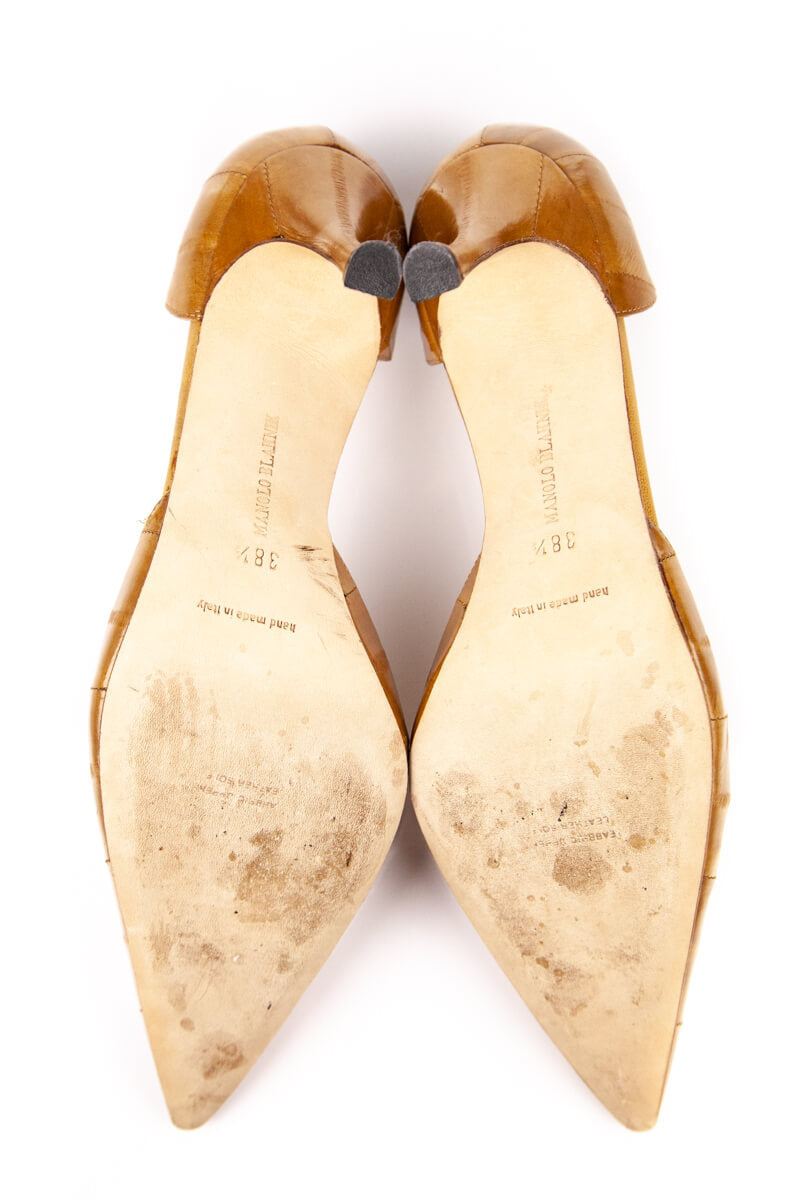 tan pointed pumps