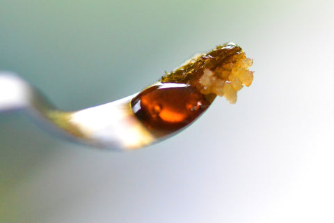 Dab Tool with a big glob of concentrate