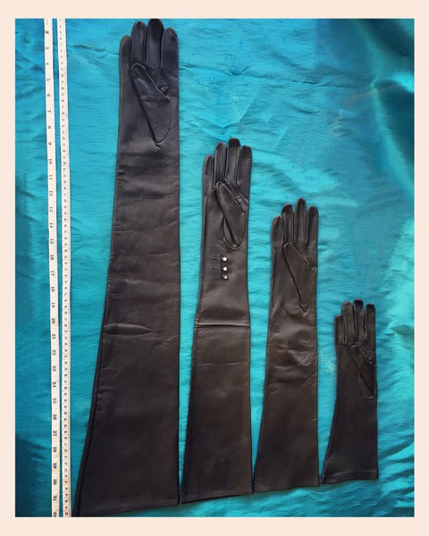 largos guantes de cuero de