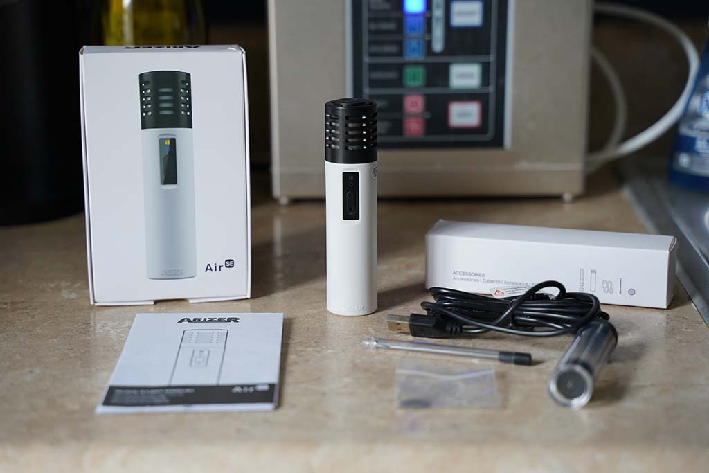 Arizer Air SE Vaporizer Review What's in the Box