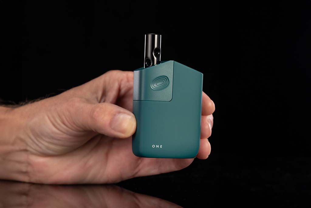 POTV ONE Vaporizer Review In Hand