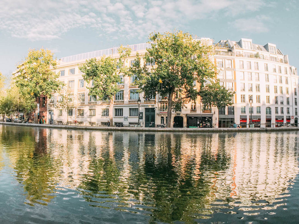 19 - Wide Angle + iPhone 6 - Black & Wood - Paris 10th