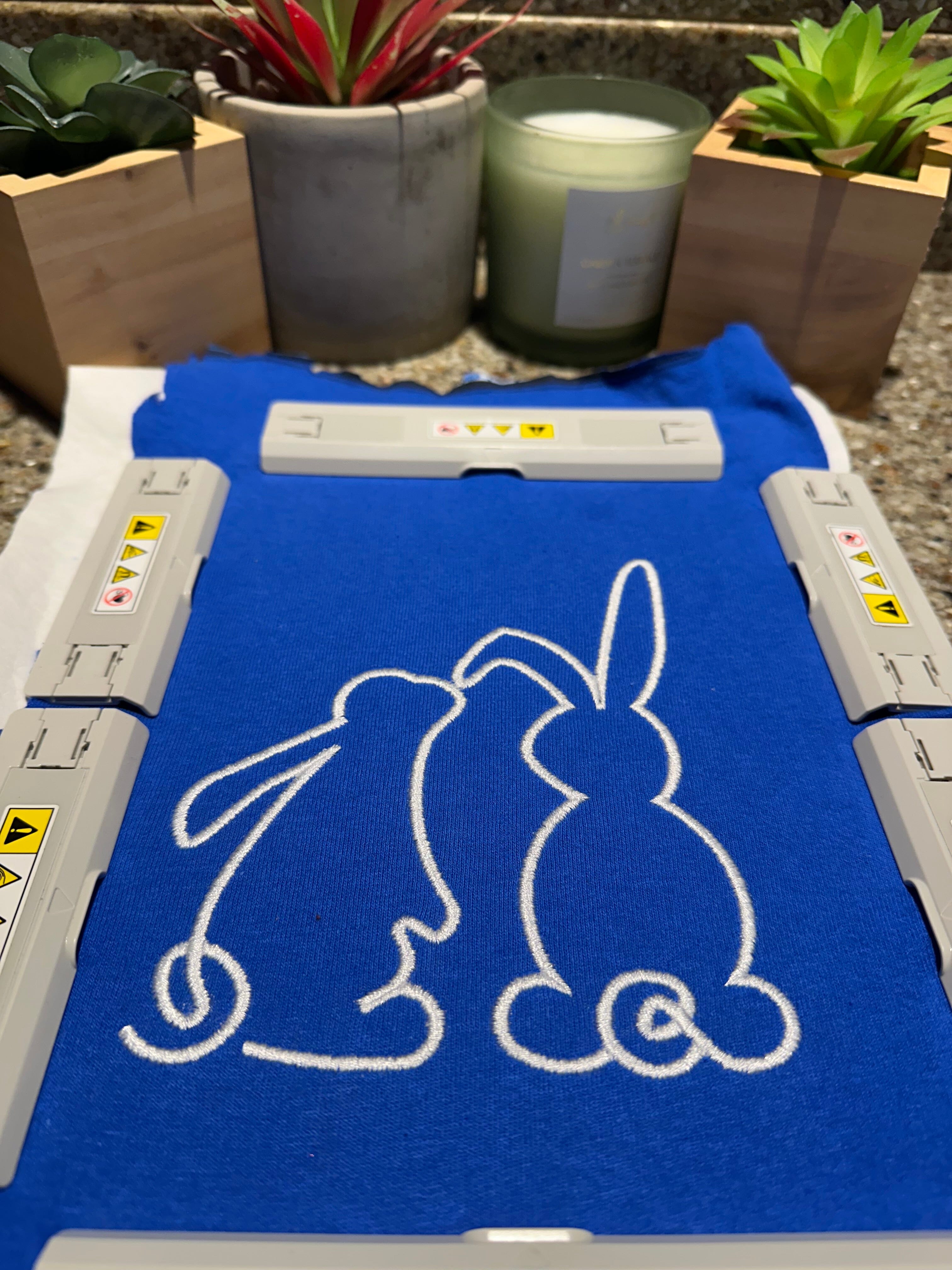Easter Bunny Split Side Bow Applique Embroidery Design 4 Sizes - File formats in pes,dst,jef,xxx,exp,vip,vp3, bow, side, popular, trending, seam,