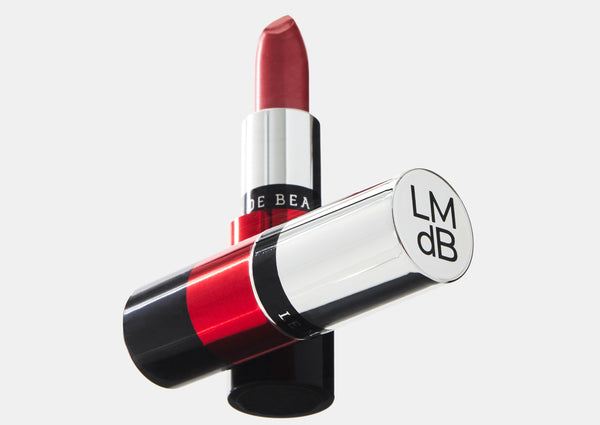 Oh là là! The Colour Core Lipstick features a glamourous Mondrian inspired design and a magnetic closure for safe keeping!