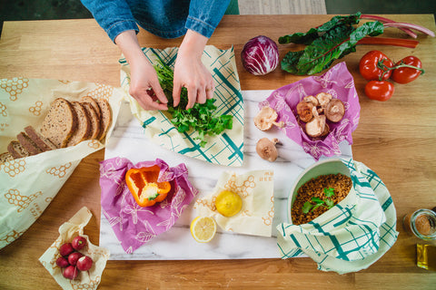 A beginner's guide to using beeswax wraps: Colourful reusable food wraps -  The Travel Hack