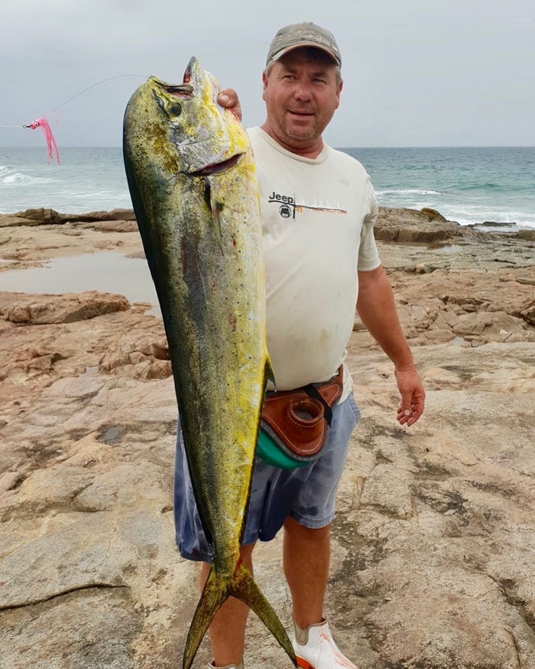 Awesome #dronefishing catch  Want to target new species from the shore Look no further www.dronefishing.com #fishing  #fishing #dorado #mahimahi #drone #dji #shorebasedangling #catchoftheday.jpg__PID:3b77b3bd-31bb-4013-bb1b-021fbee0b7ed
