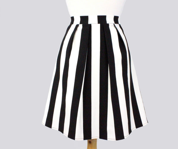 Black and White Striped Pleated Skirt – Vintage Galeria