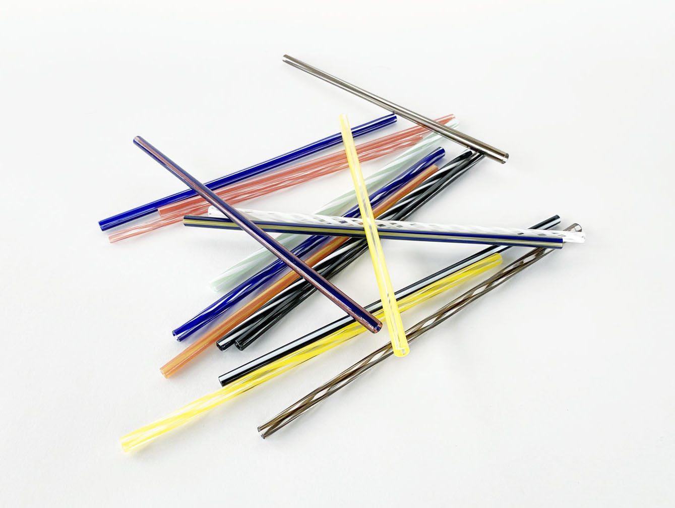 Black & Clear Twisted Glass Straws