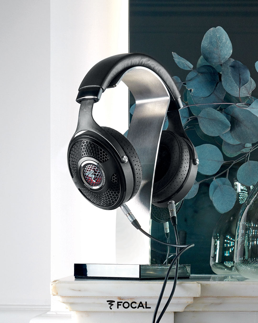 New focal utopia picture on headphone stand