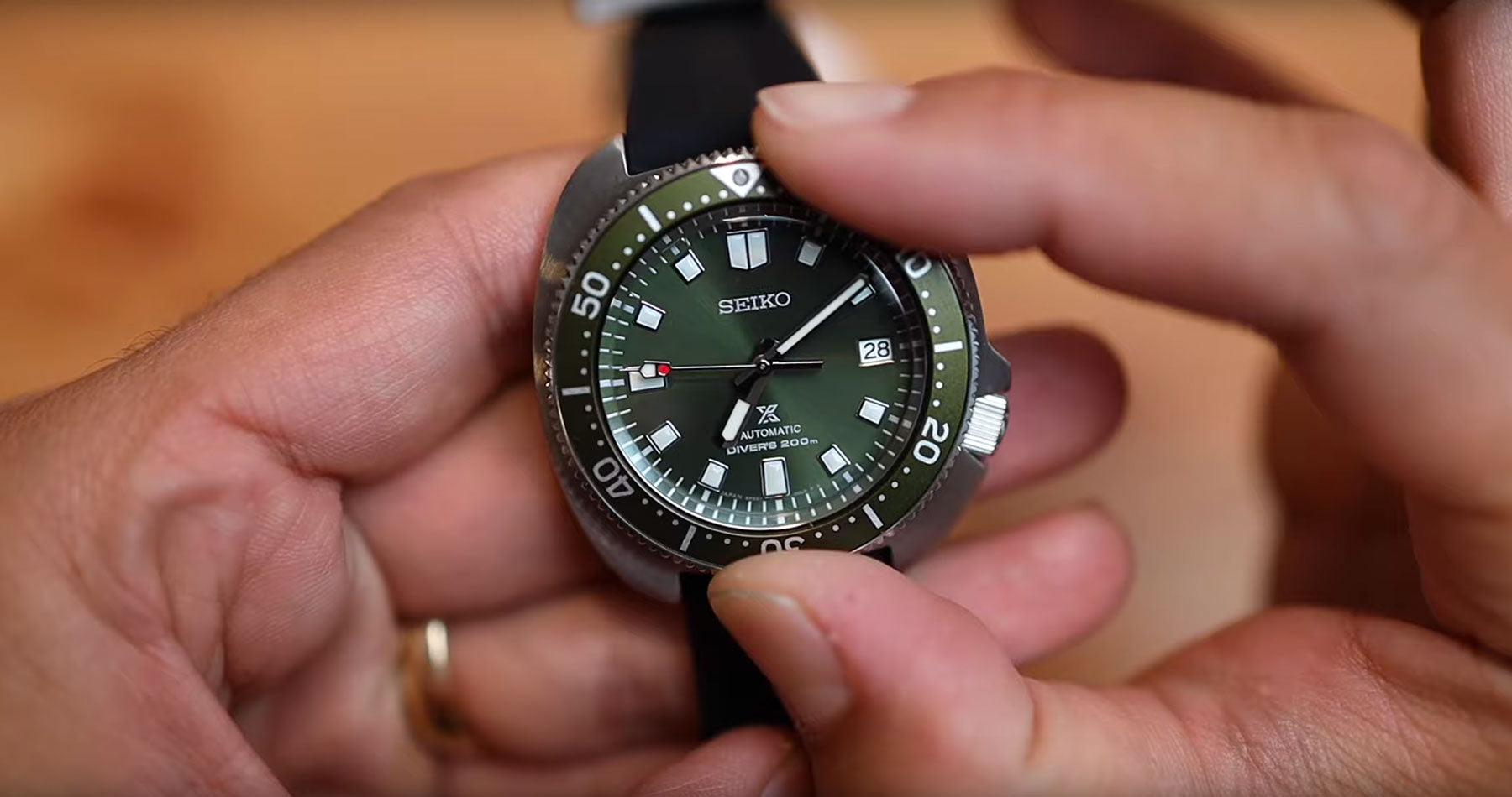 Unboxing Seiko Prospex 200M Automatic 