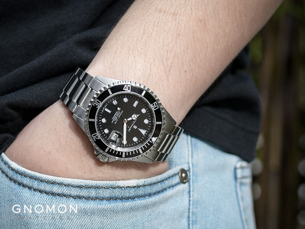 Stainless Steel Watch Bracelet: The 6 Types You Need to Know - Gnomon  Watches