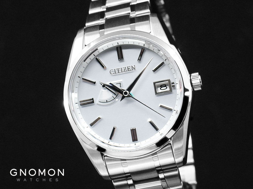 The Citizen Eco-Drive White Ref. AQ1010-54A for minimalist and elegant watch enthusiasts