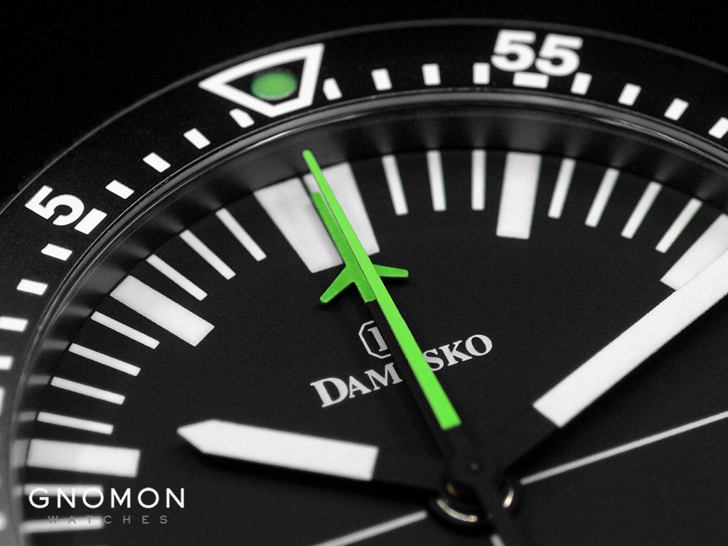The dial of Damasko DC82 Green Black - Central Minutes Chrono