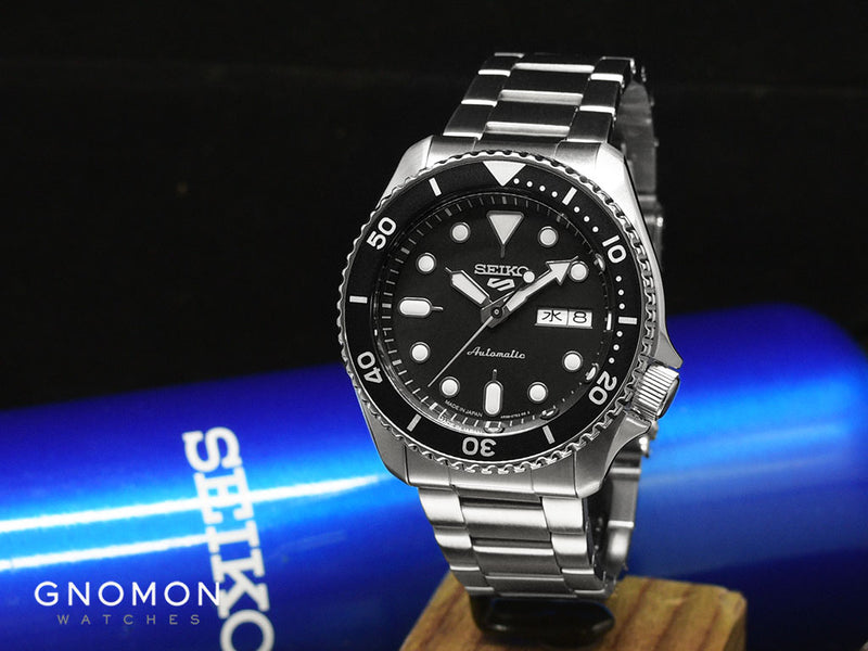 Seiko 5 Sports “Sports Style” Black Ref. SBSA005 – Gnomon Watches