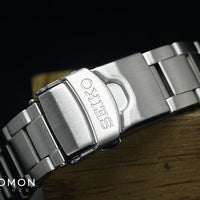 Seiko 5 Sports “Sports Style” Black 40 Ref. SBSA045 – Gnomon Watches