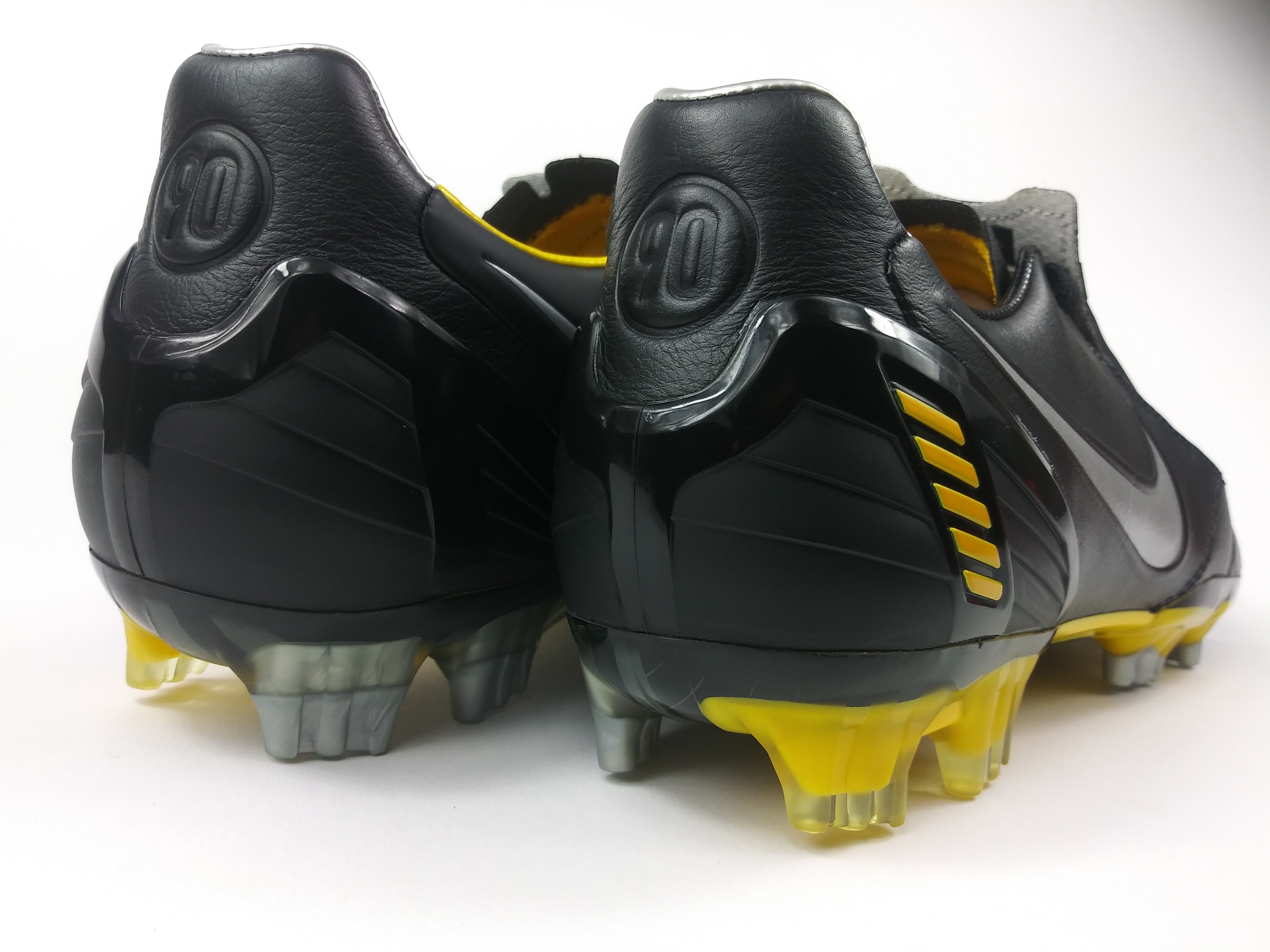 nike t90 black and yellow