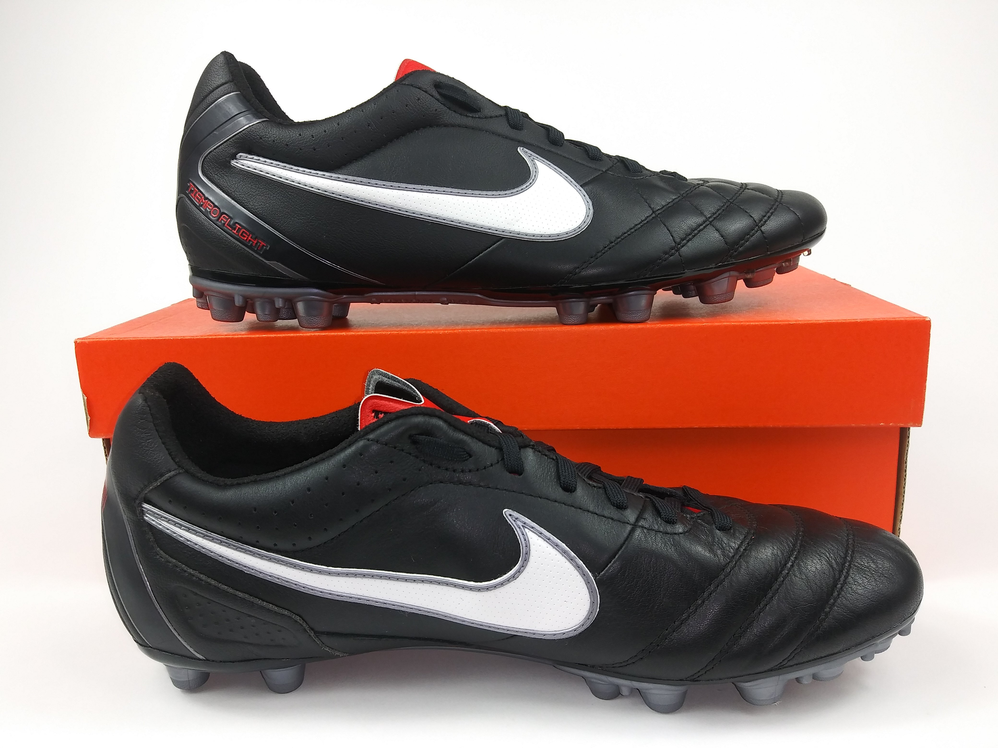 nike tiempo flight