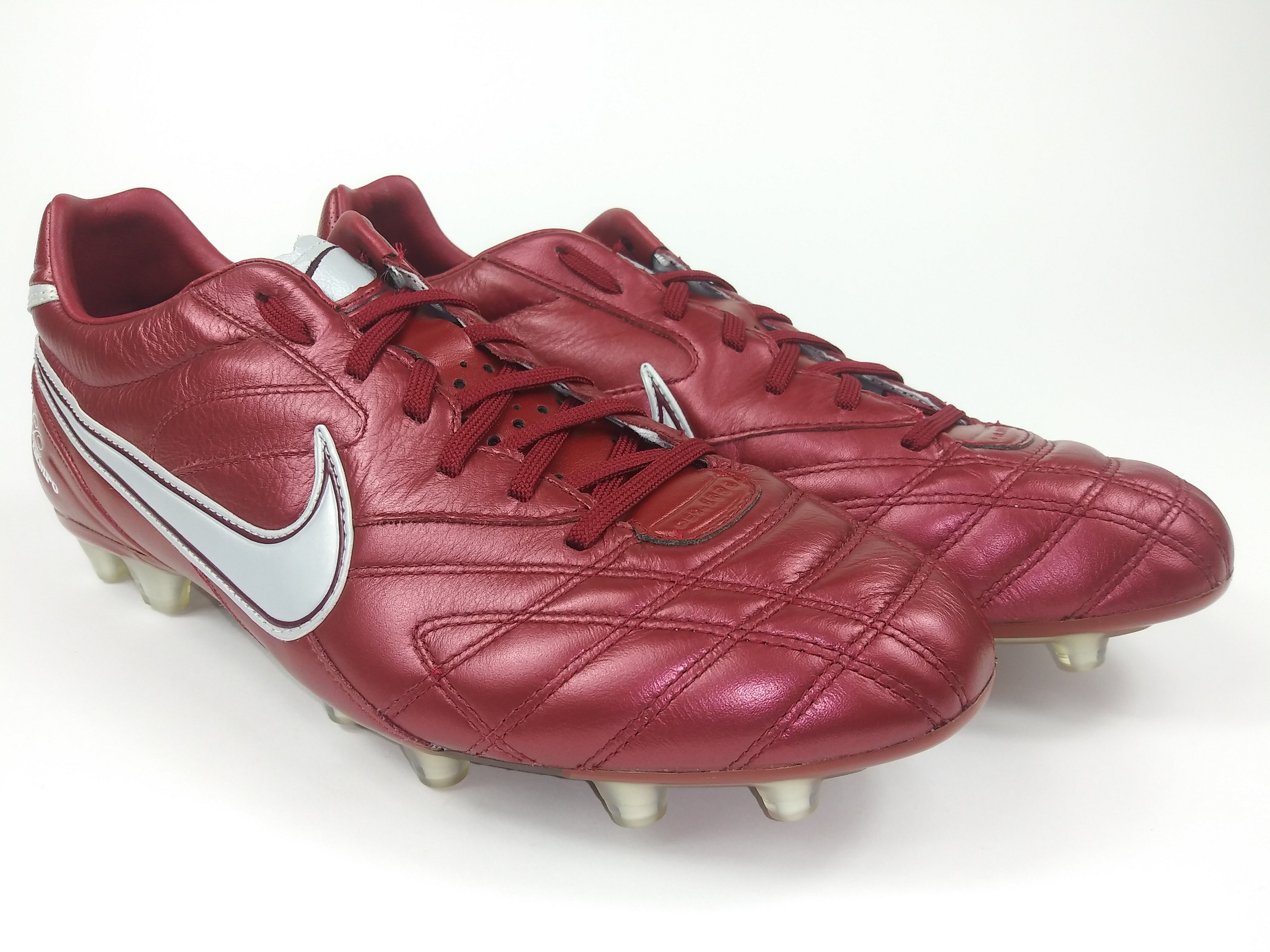 nike burgundy cleats