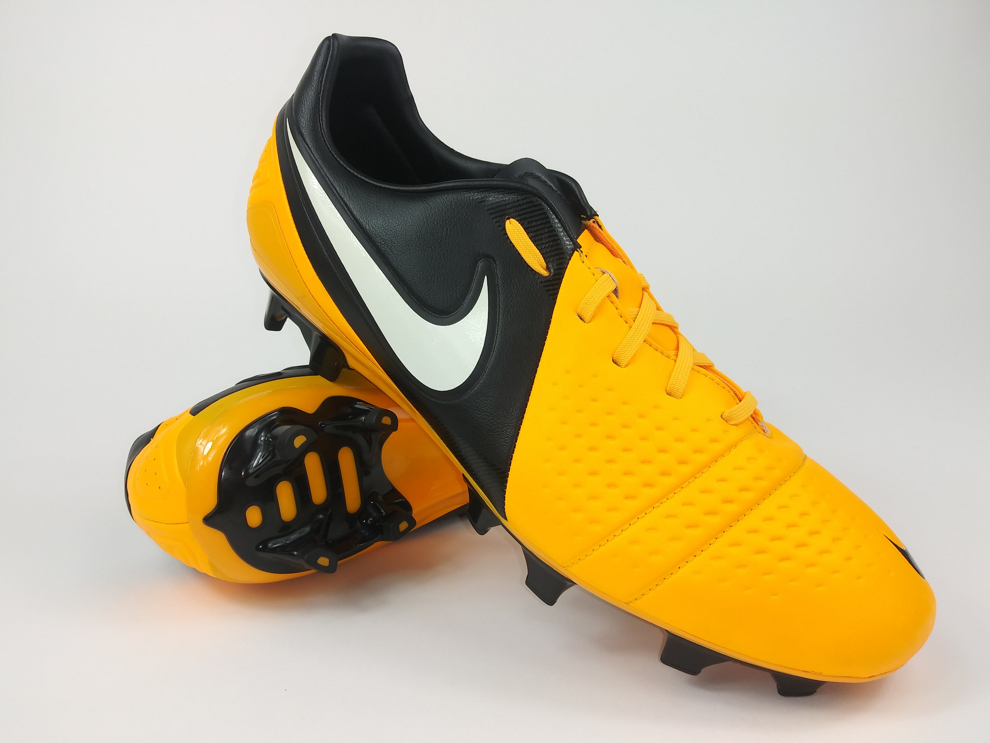 nike ctr 360 yellow black