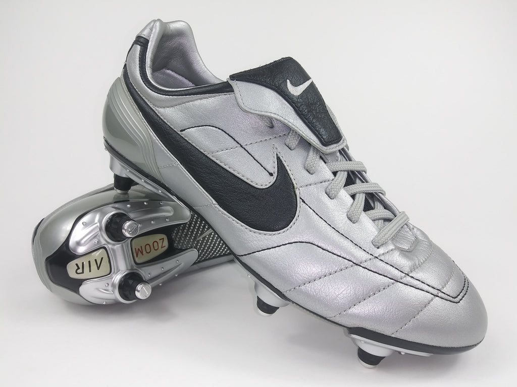 nike classic soccer shoes