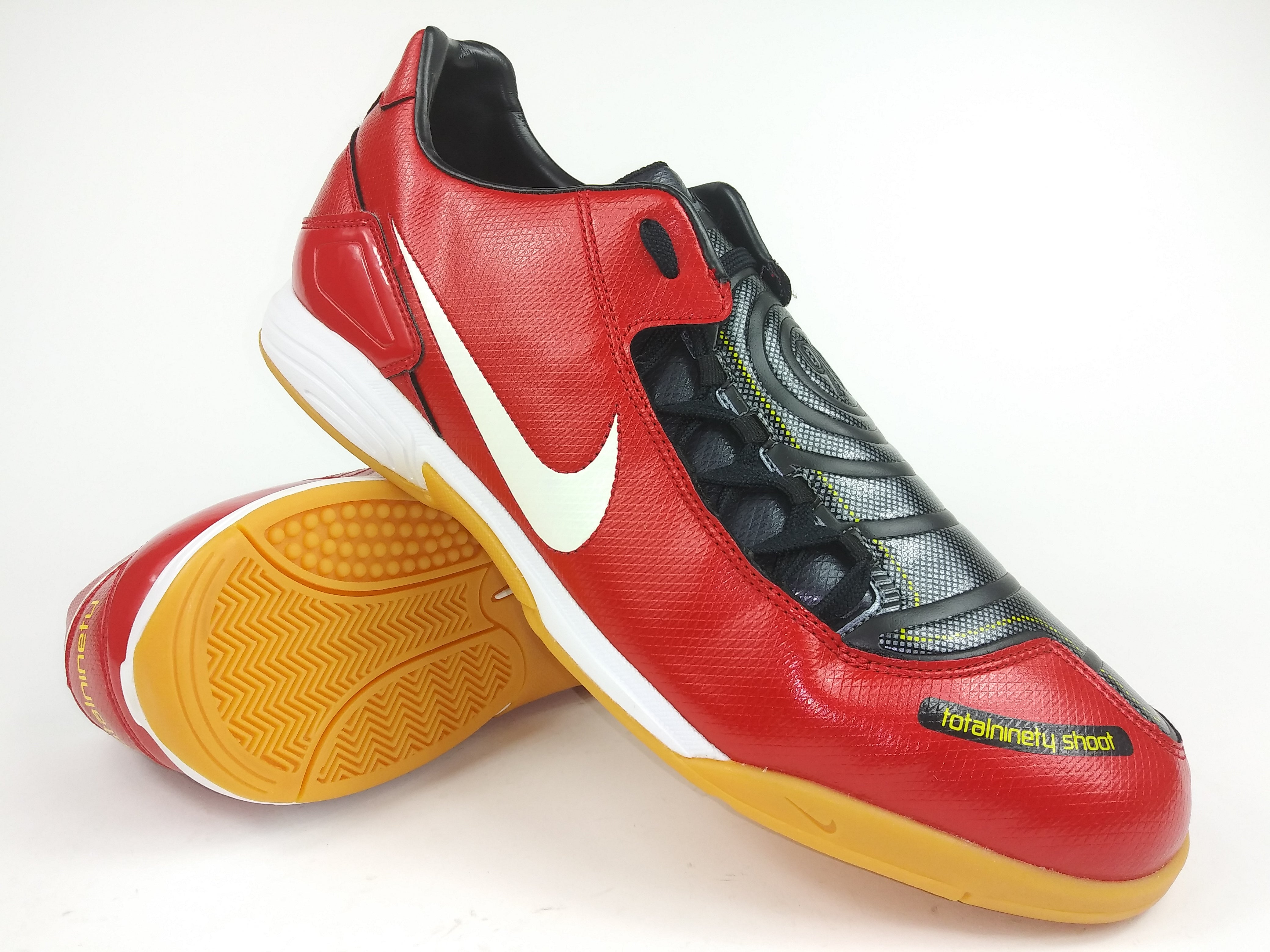 nike total 90 iii indoor