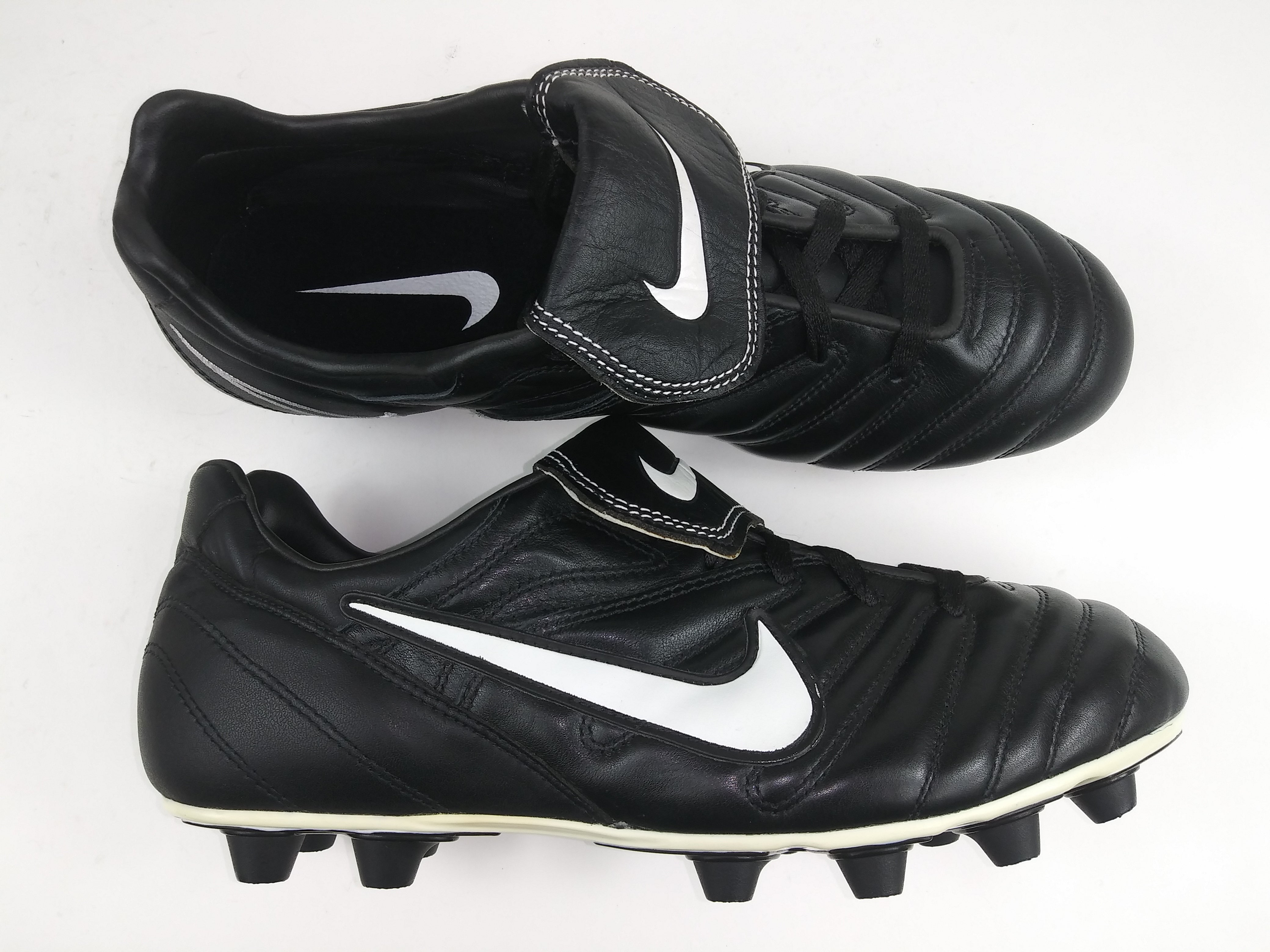 nike tiempo black and white